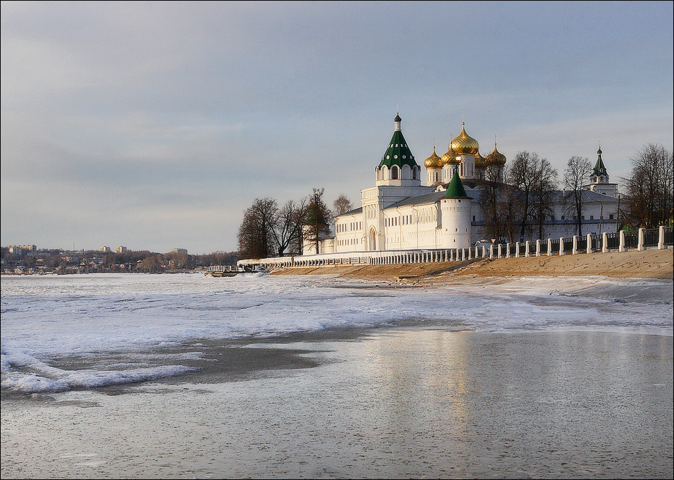 Ипатьевский монастырь Кострома зима