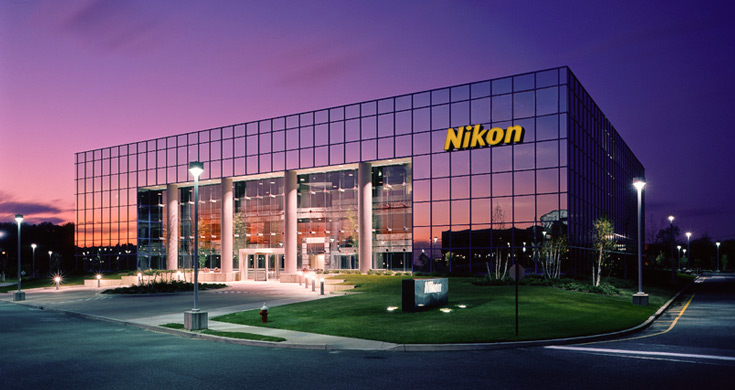    Nikon          