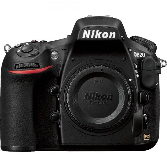   Nikon D820   